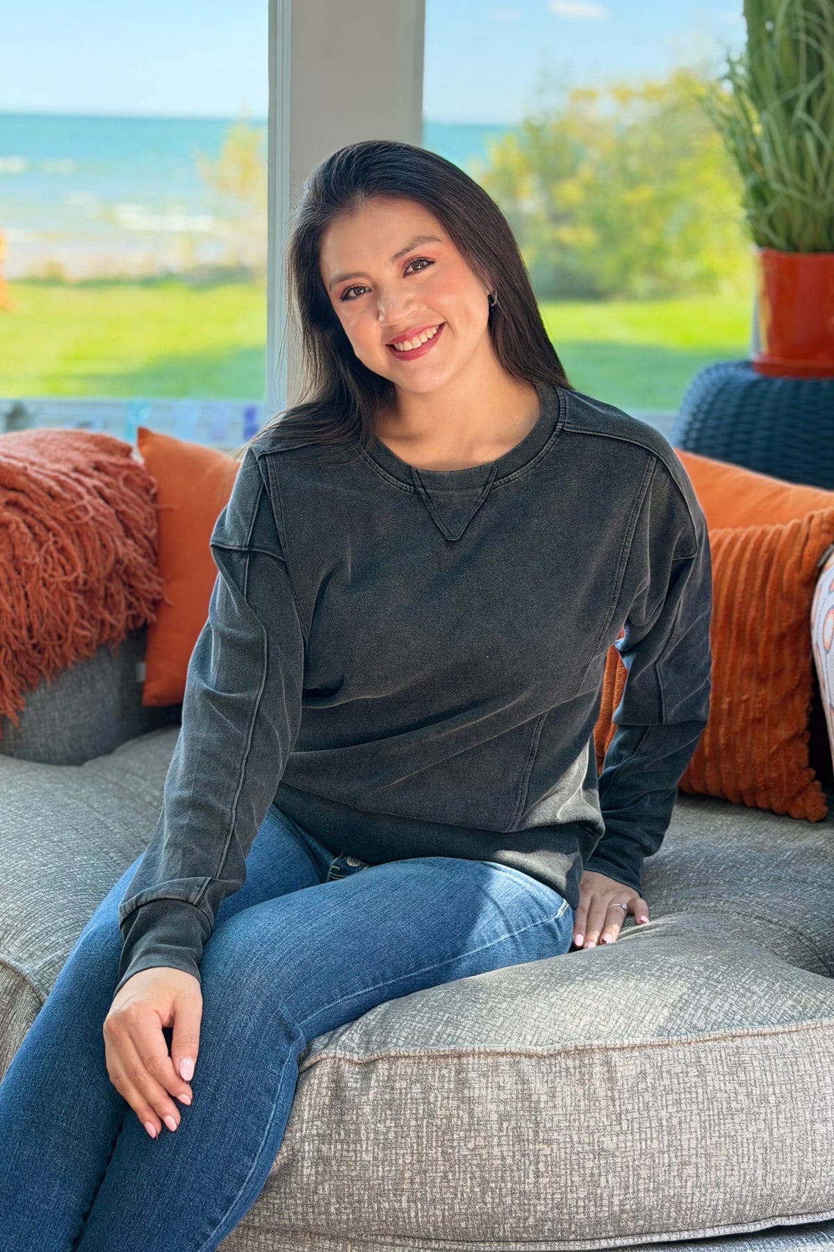 Golden Hour Vintage Sweatshirt - Olive