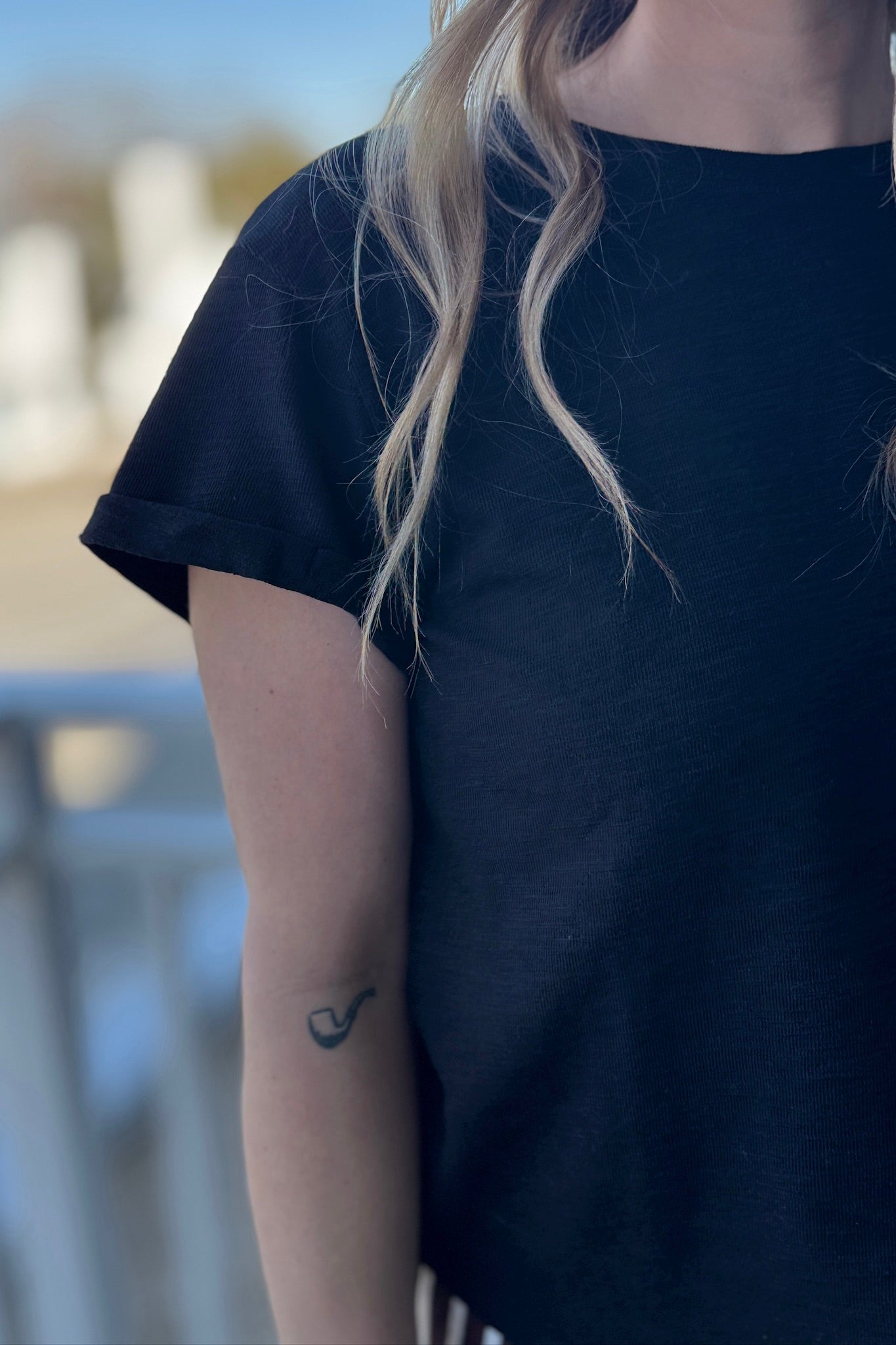 Rounded Hem Solid Tee - Black