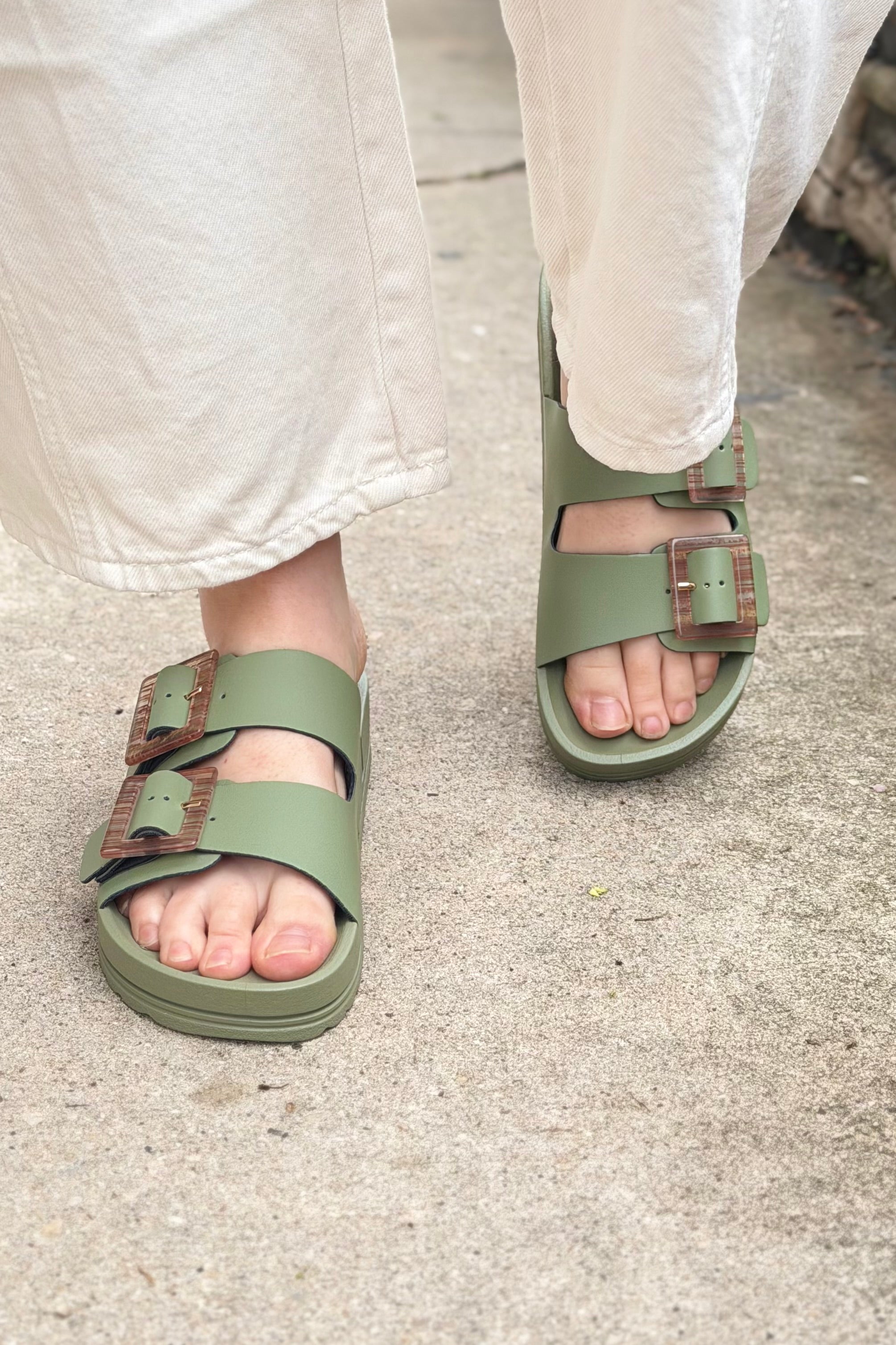 Grand Cayman Sandal - Olive