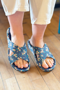 Spa Day Sandal - Navy Daisy