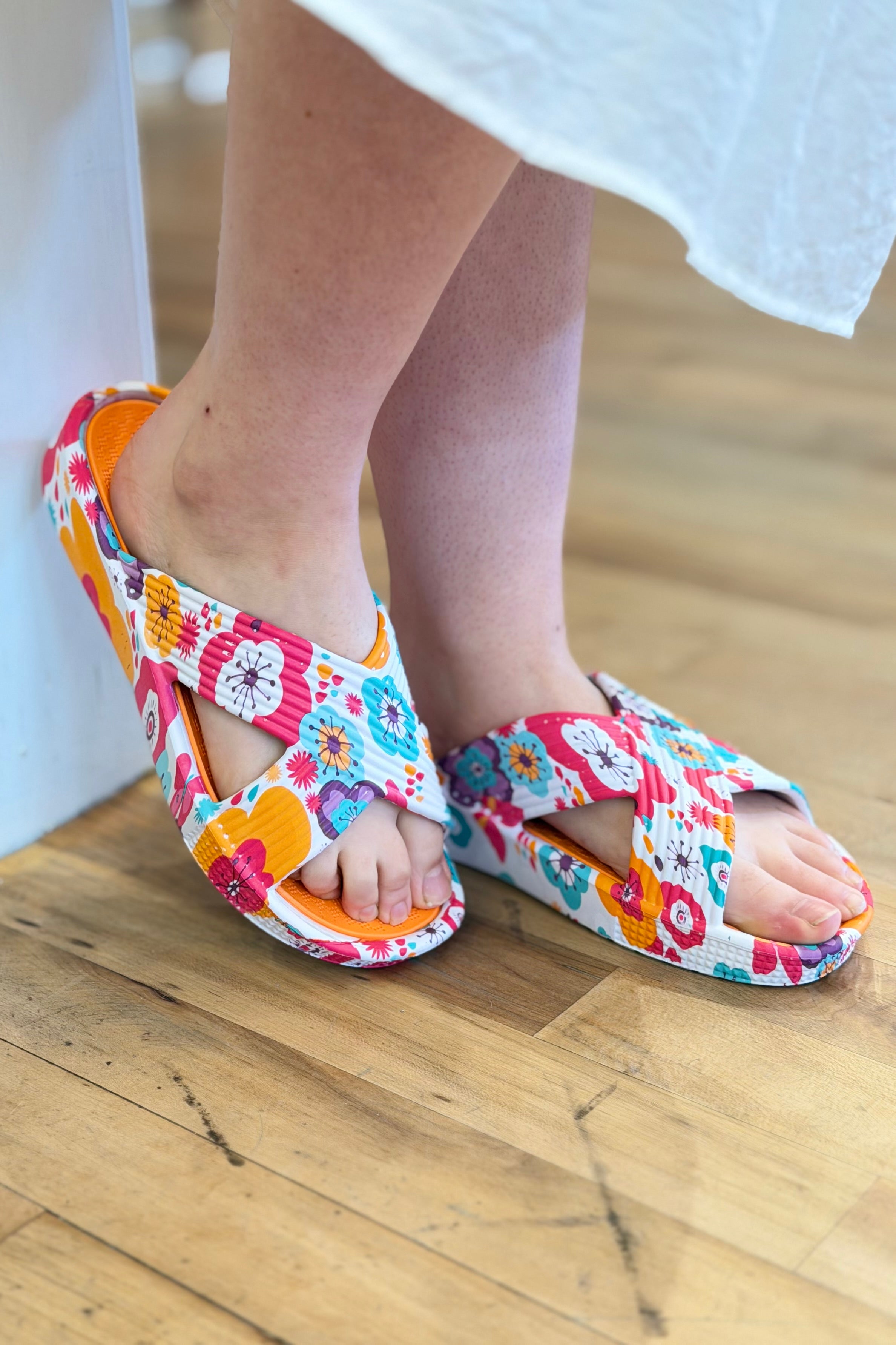 Spa Day Sandal - Fuchsia Floral