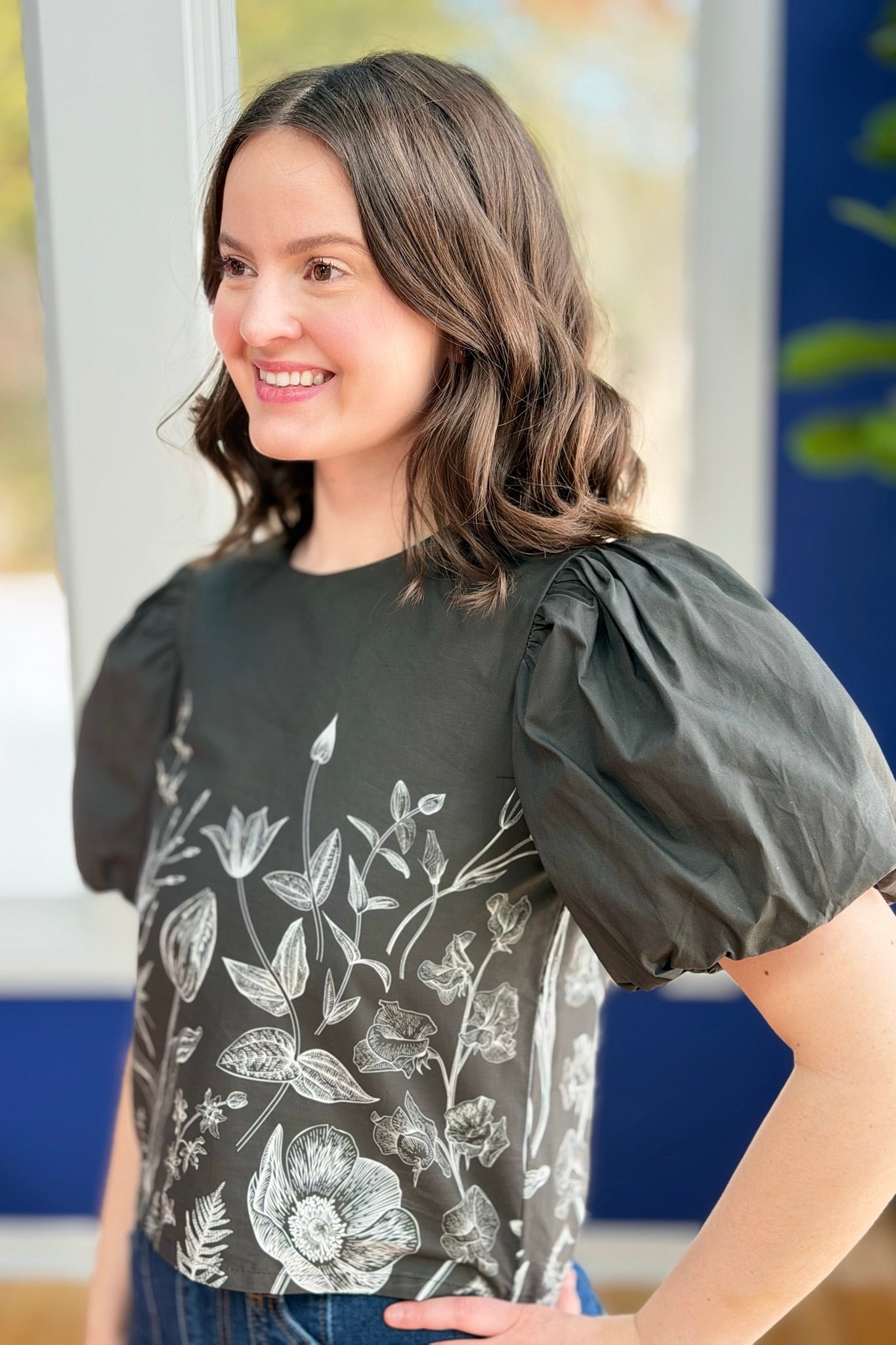 Contrast Botanical Print Puff Sleeve Top