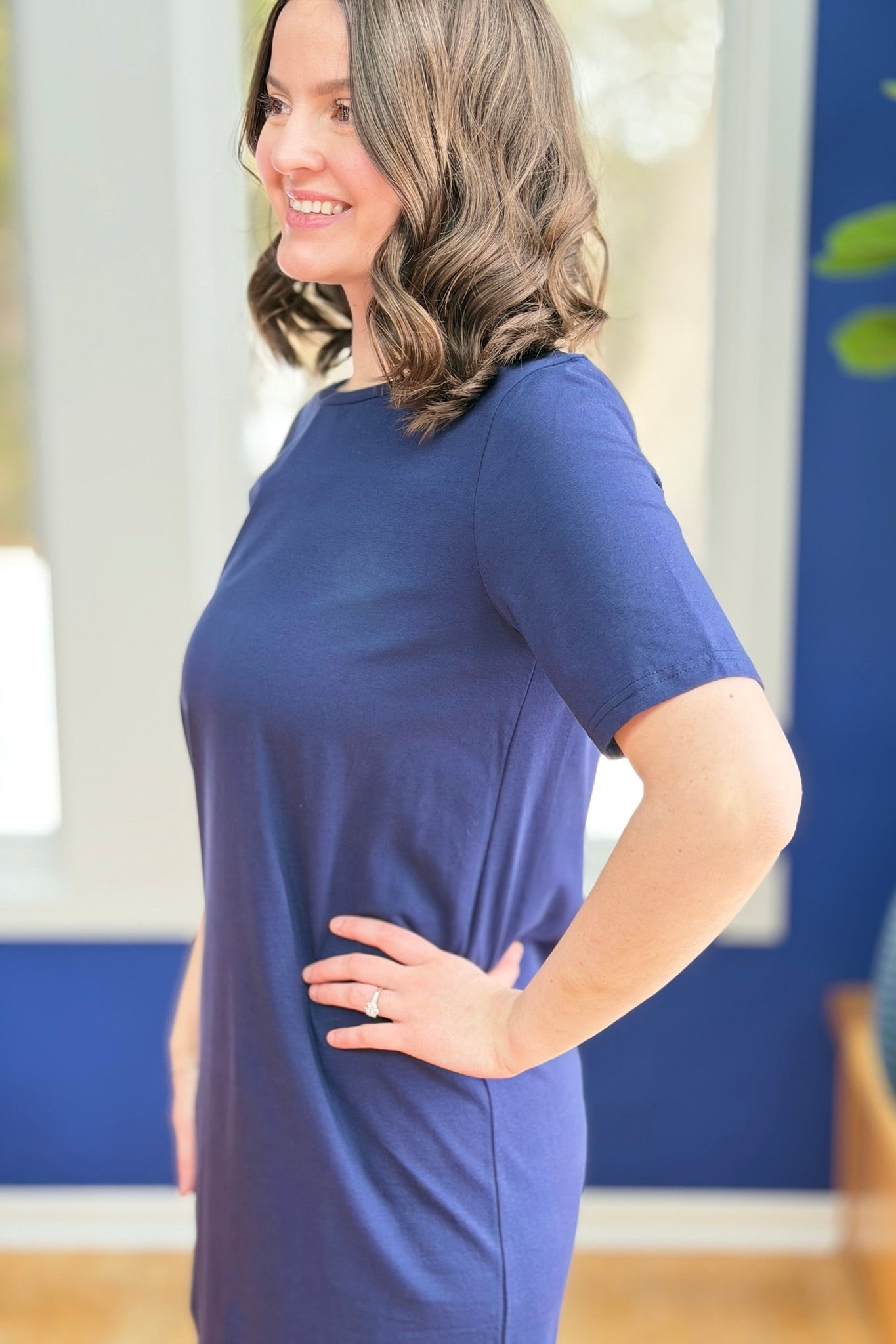 Short-Sleeve Round Neck Midi Dress - Navy