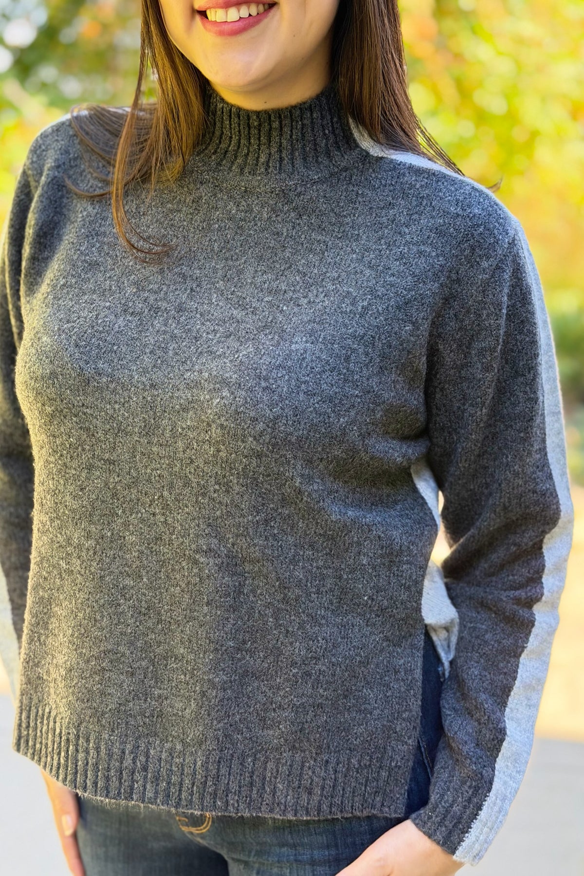 Crewneck Colorblock Sweater - Grey
