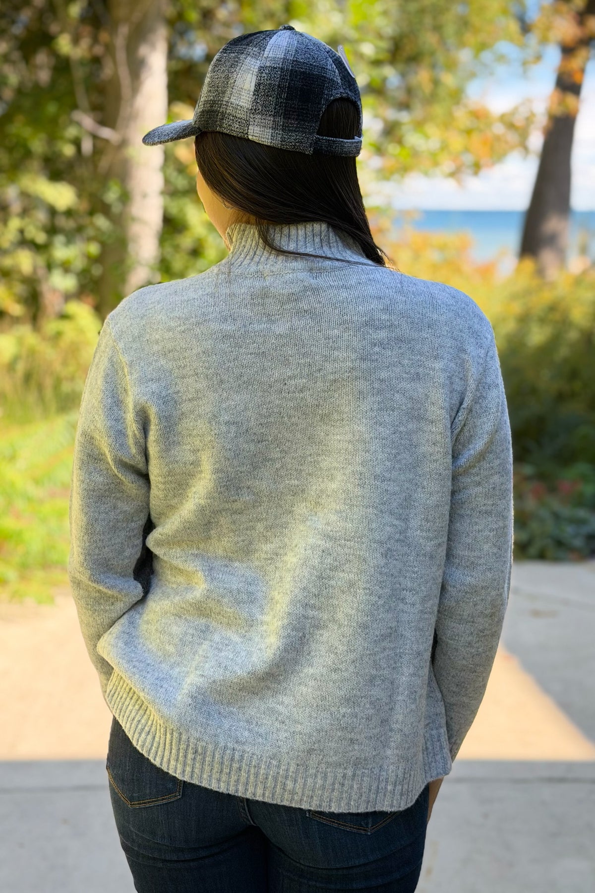 Crewneck Colorblock Sweater - Grey
