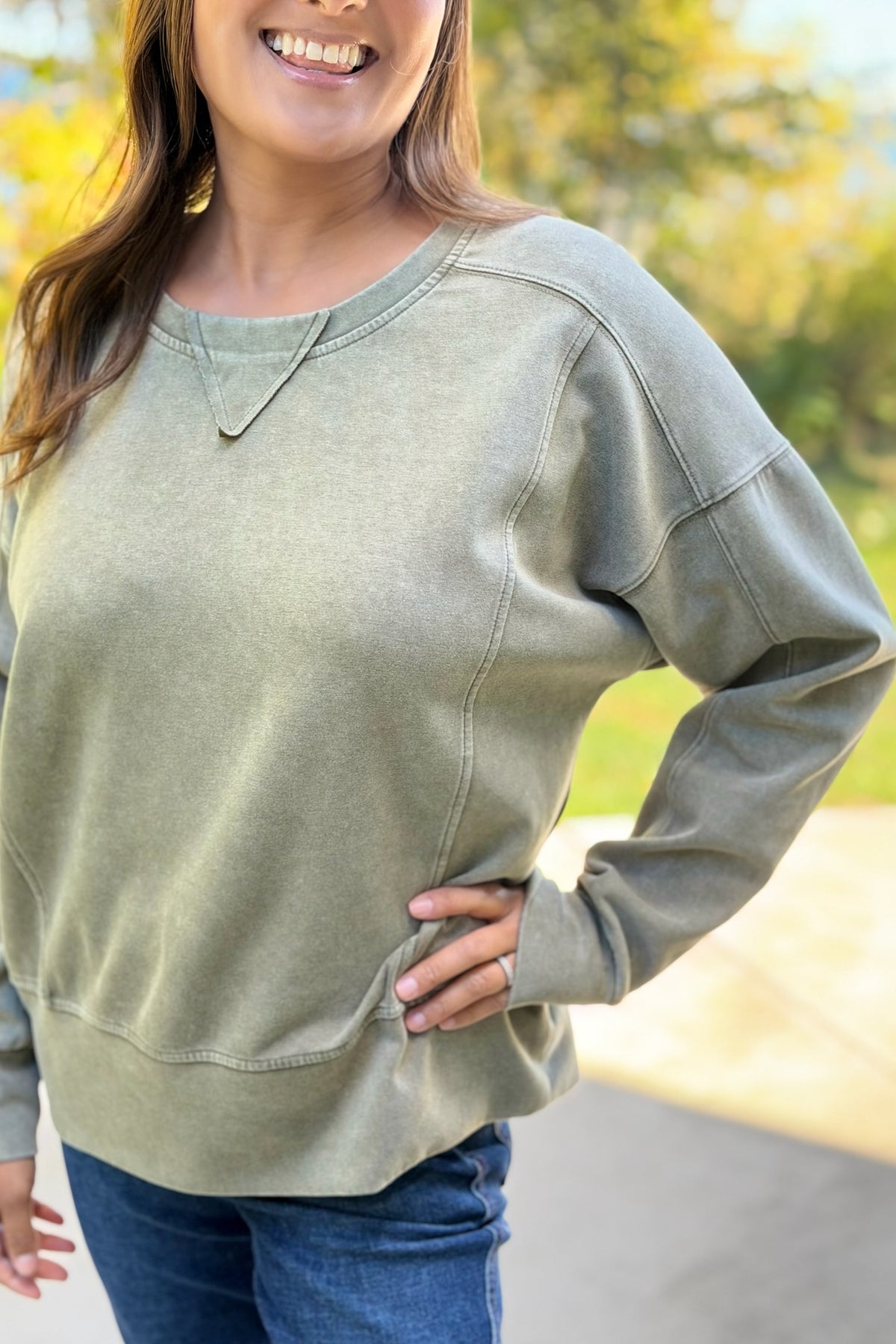 Golden Hour Vintage Sweatshirt - Olive