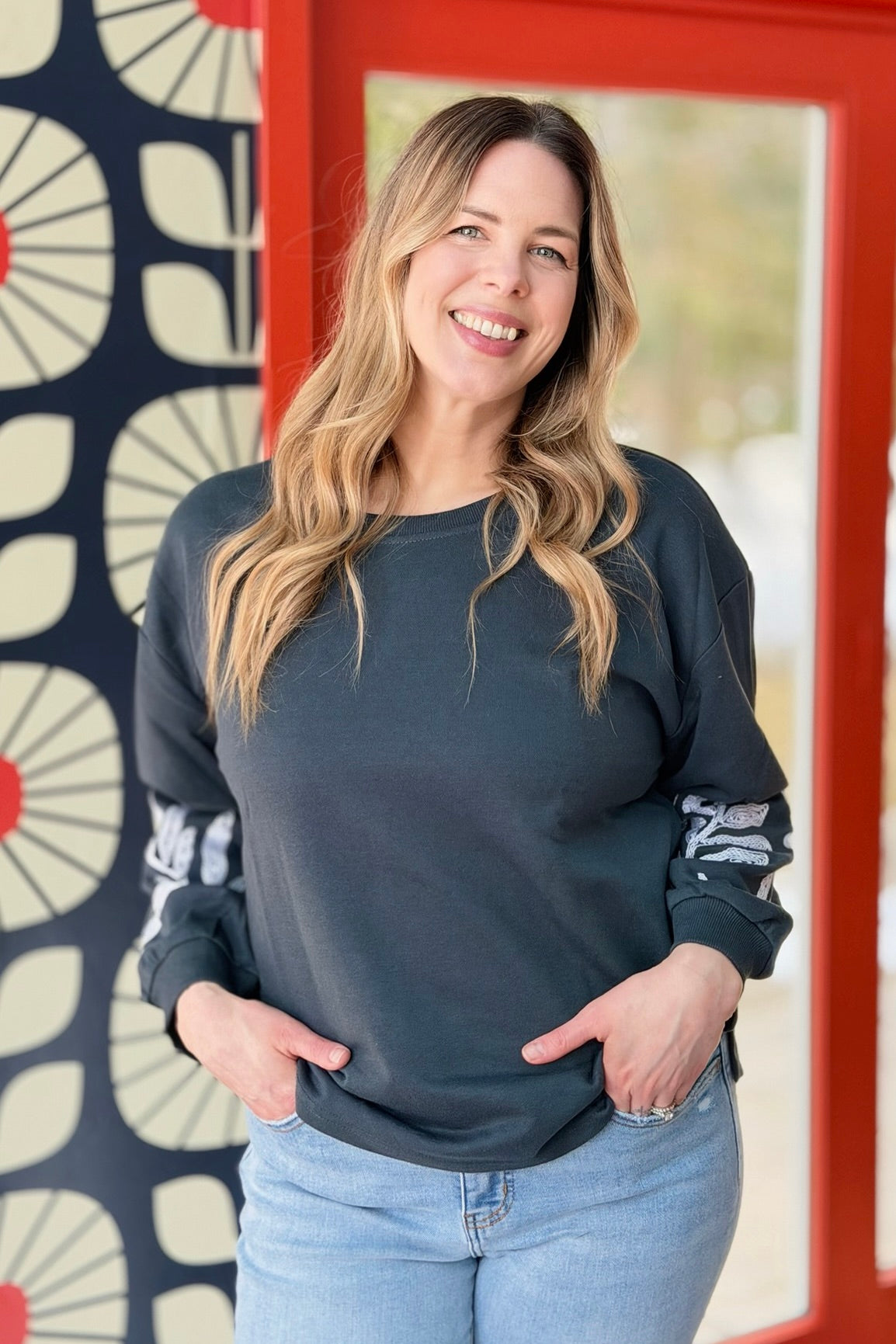 Leaf-embroidered Sleeve Lounge Top