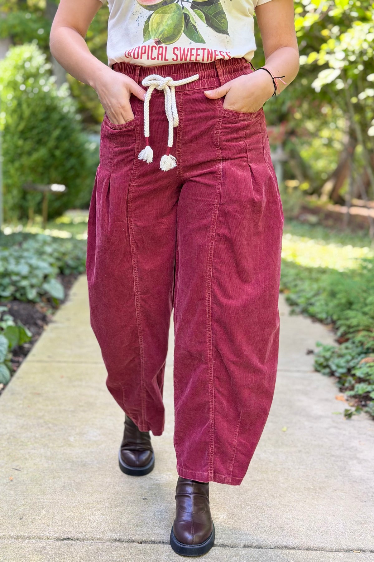 Washed Corduroy Pleated Barrel Pants - Burgundy