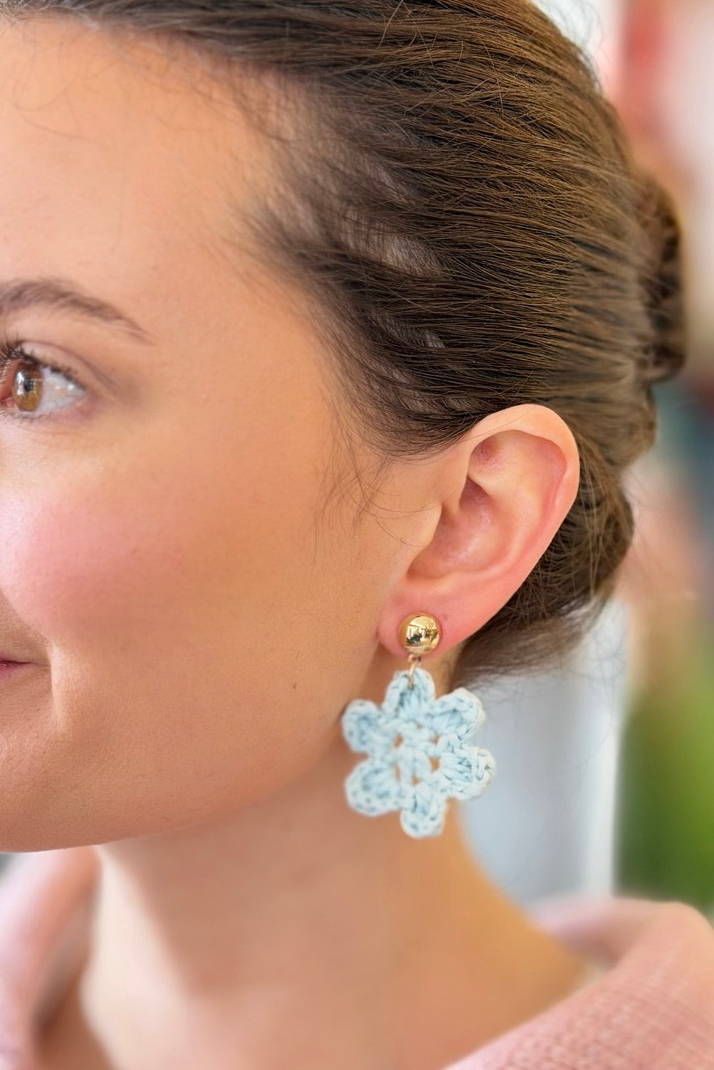Dainty Straw Flower Earrings - Blue