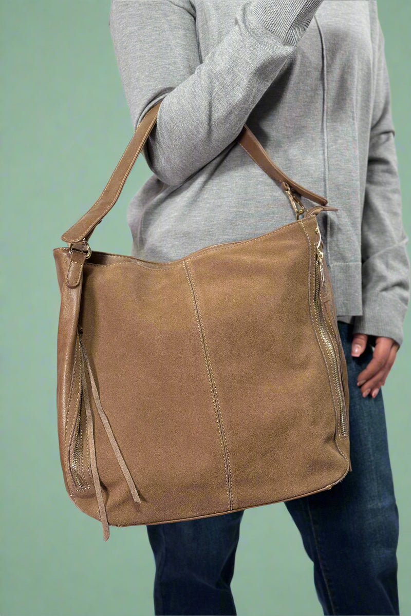 Emilia Hobo - Nutmeg