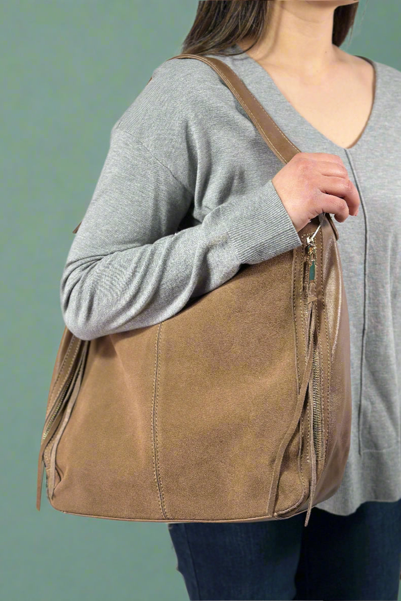 Emilia Hobo - Nutmeg