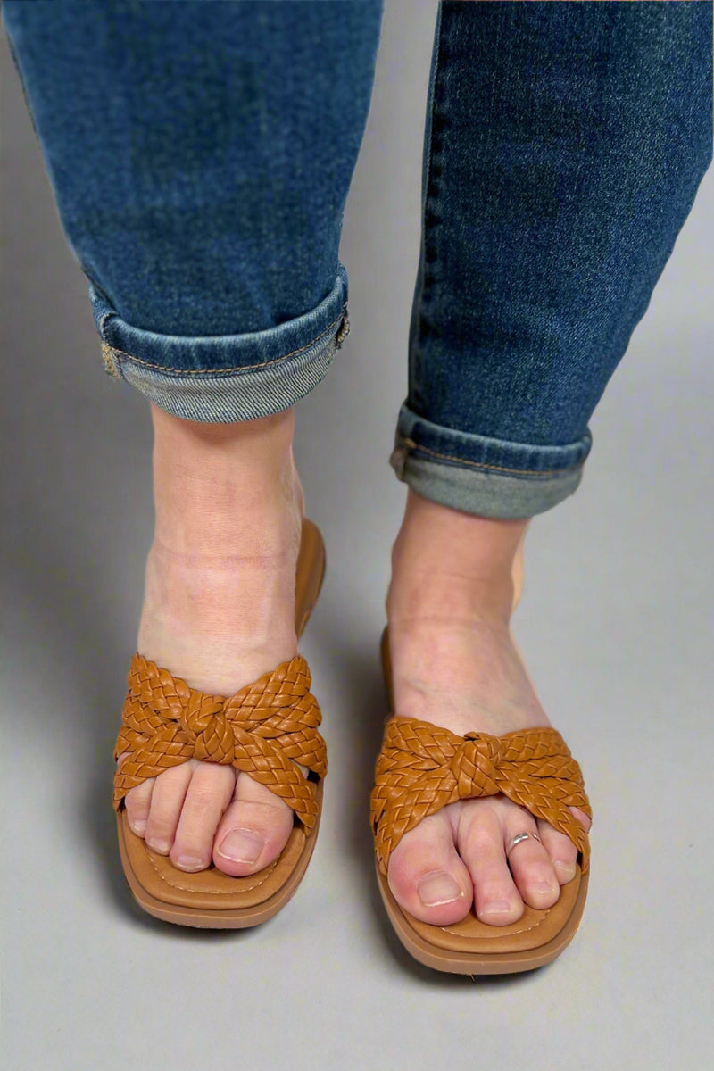 Richie Braided Slip On Sandal - Tan