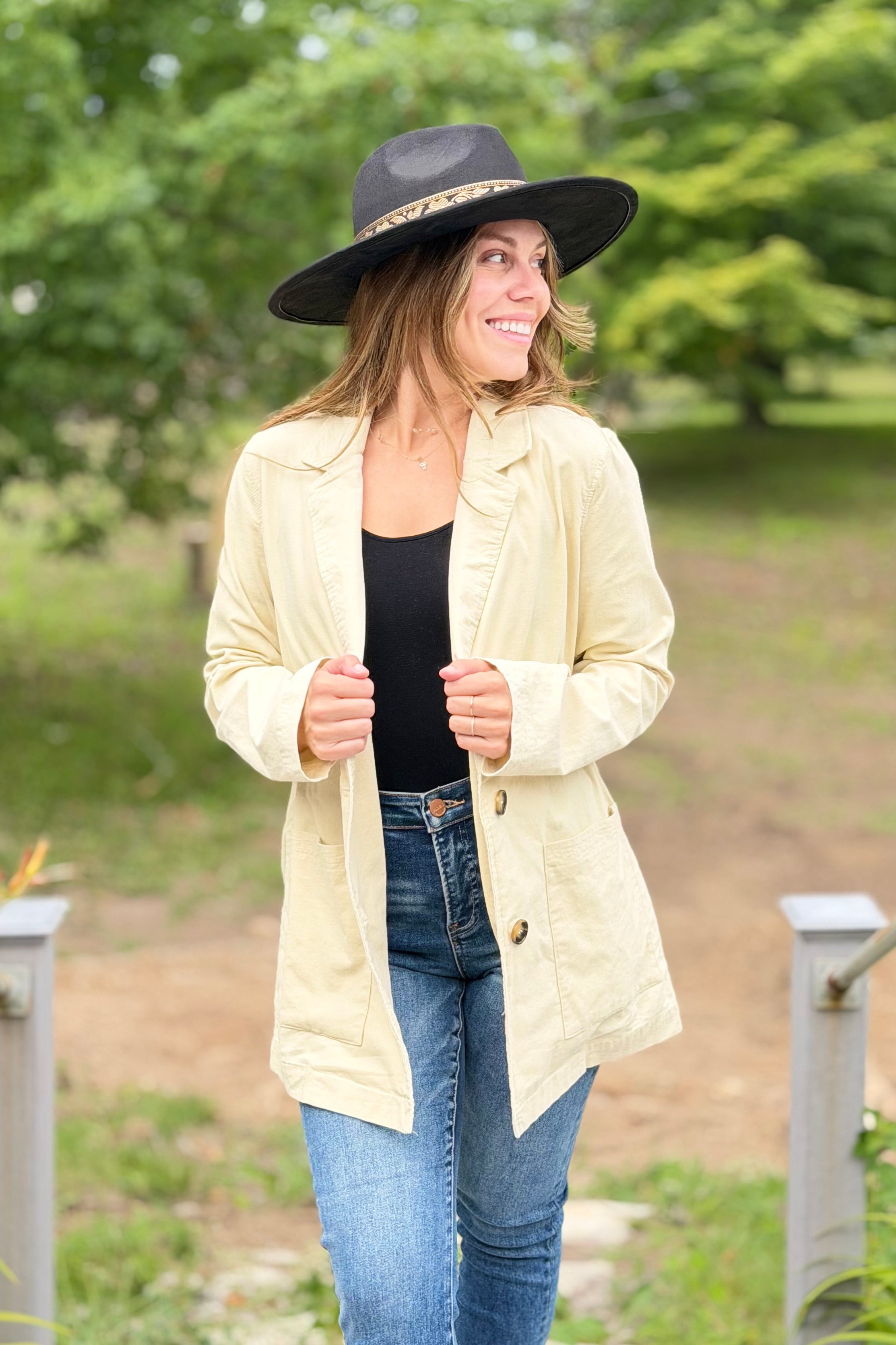 Lightweight Corduroy Jacket With Pockets