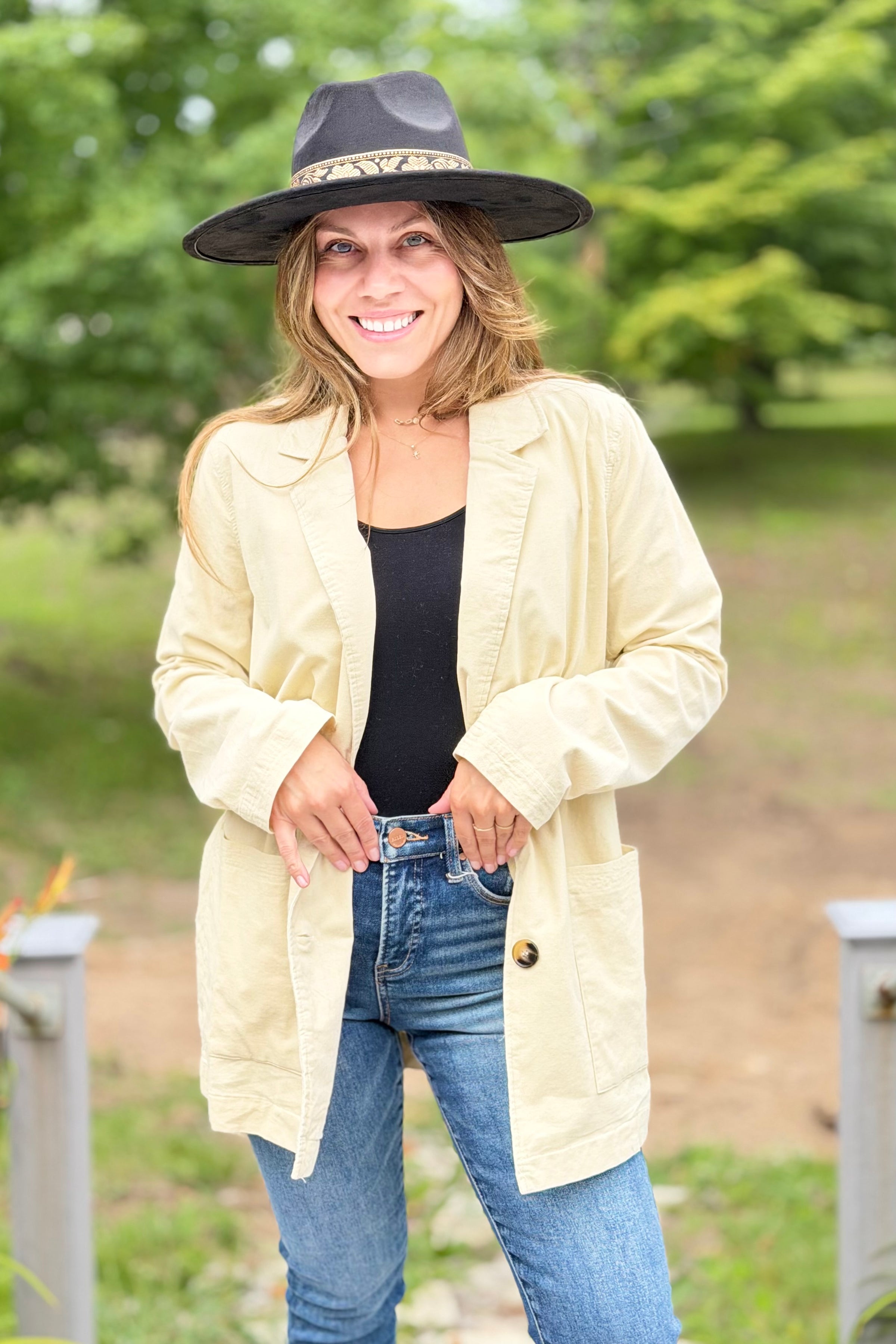 Lightweight Corduroy Jacket With Pockets