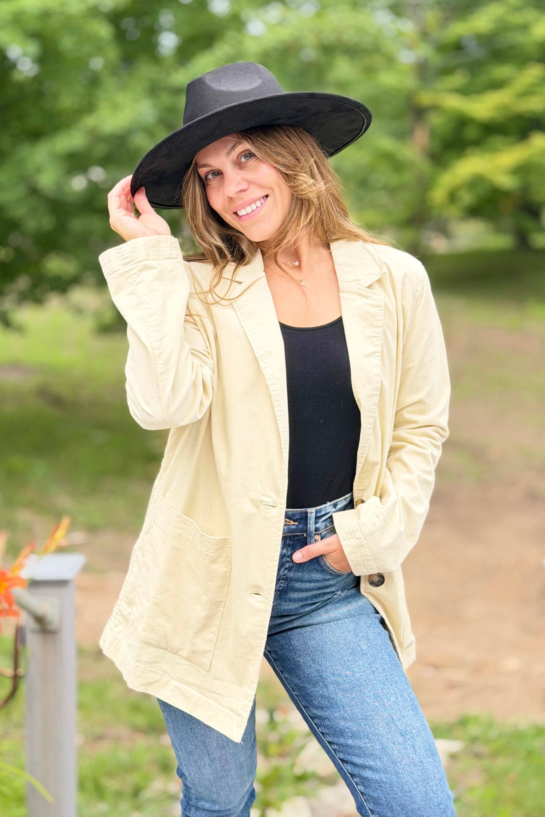 Lightweight Corduroy Jacket With Pockets