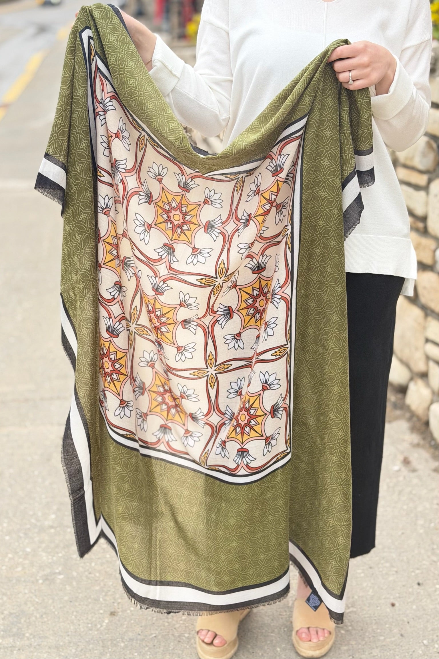 Geometric Lightweight Scarf - Green