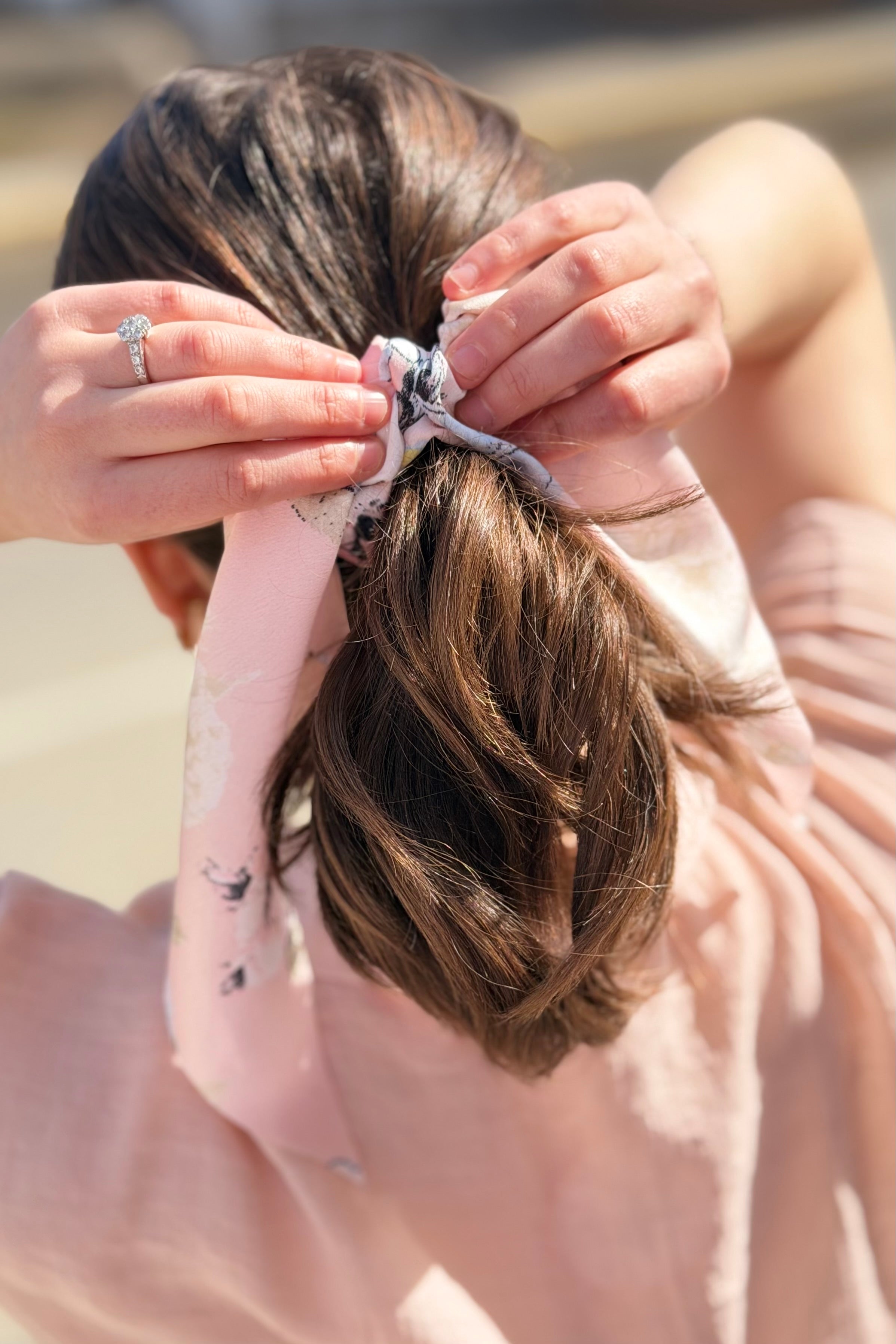 Ponytail Scrunchie With Ribbon - Pink