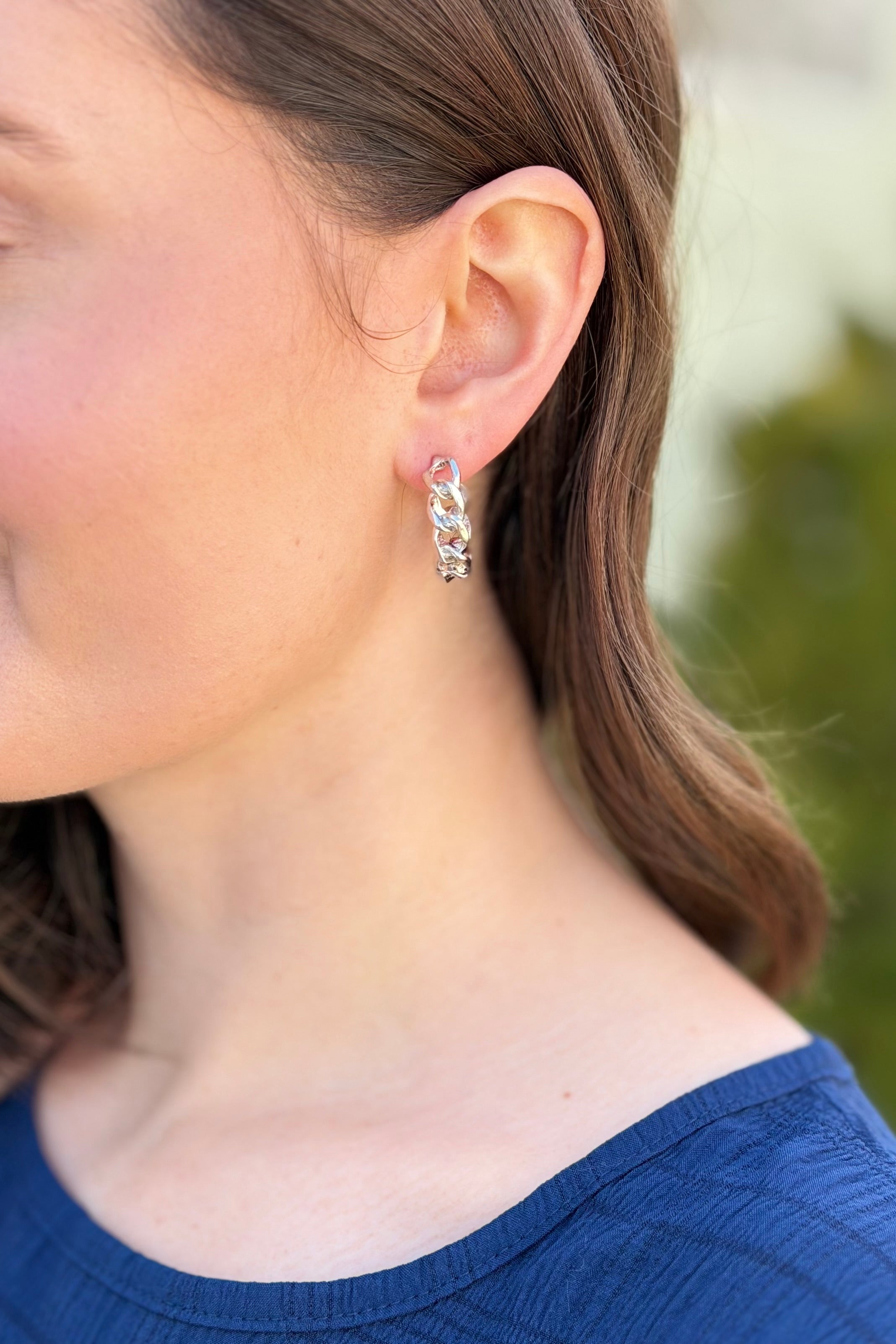Geometric Chain Drop Earrings with Chic Design