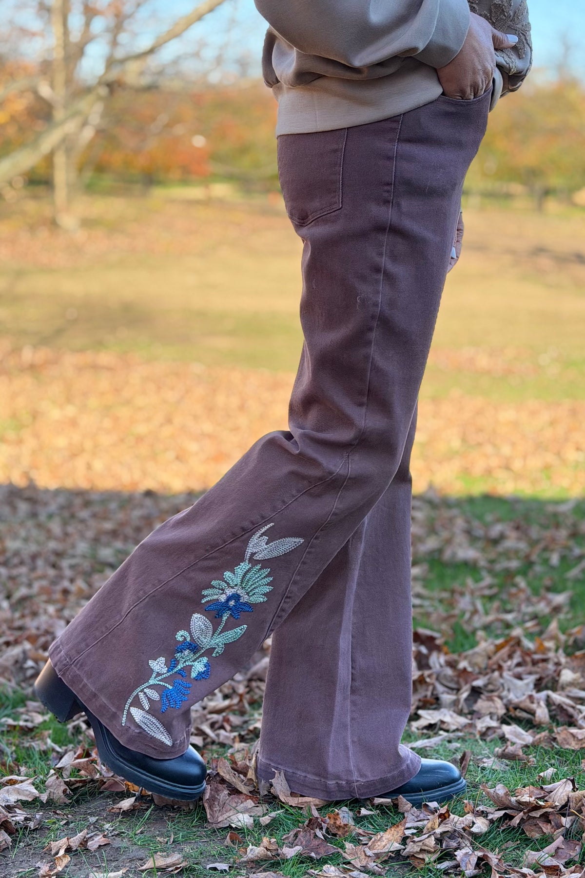 Embroidered Flare Pants - Ash