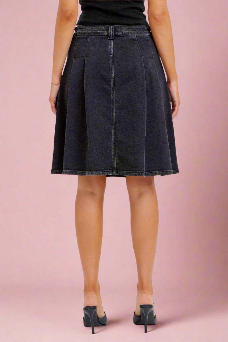 Low Waisted Midi Pleated Skirt - Black
