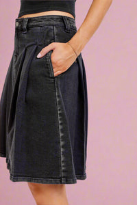 Low Waisted Midi Pleated Skirt - Black