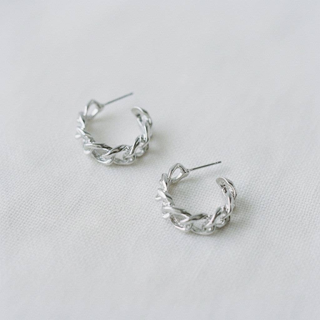 Geometric Chain Drop Earrings with Chic Design