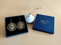 La Naturelle Black Agate Flower Earrings