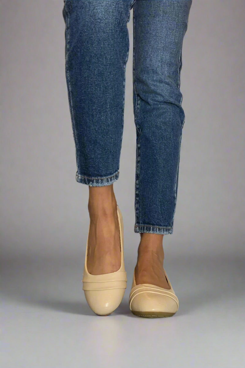 Kiana Flat - Nude